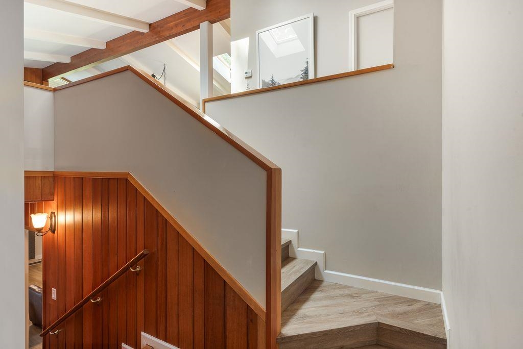 Hallway Photo of 1613 Lincoln Avenue, Port Coquitlam, BC