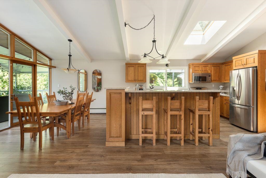 Kitchen Island Photo of 1613 Lincoln Avenue, Port Coquitlam, BC