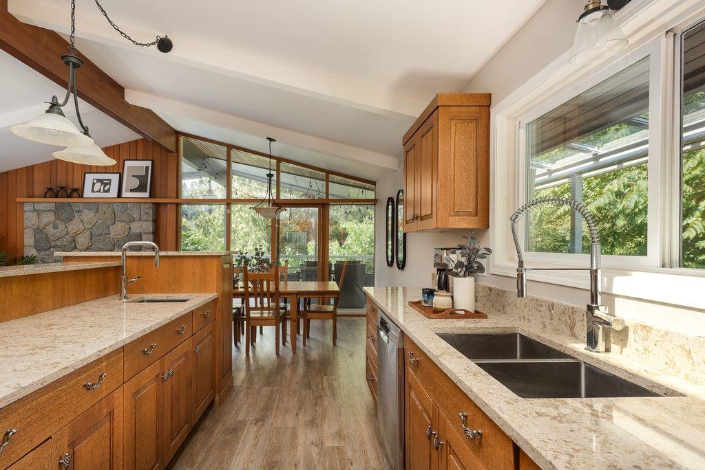 Walk-In Closet Photo of 1613 Lincoln Avenue, Port Coquitlam, BC