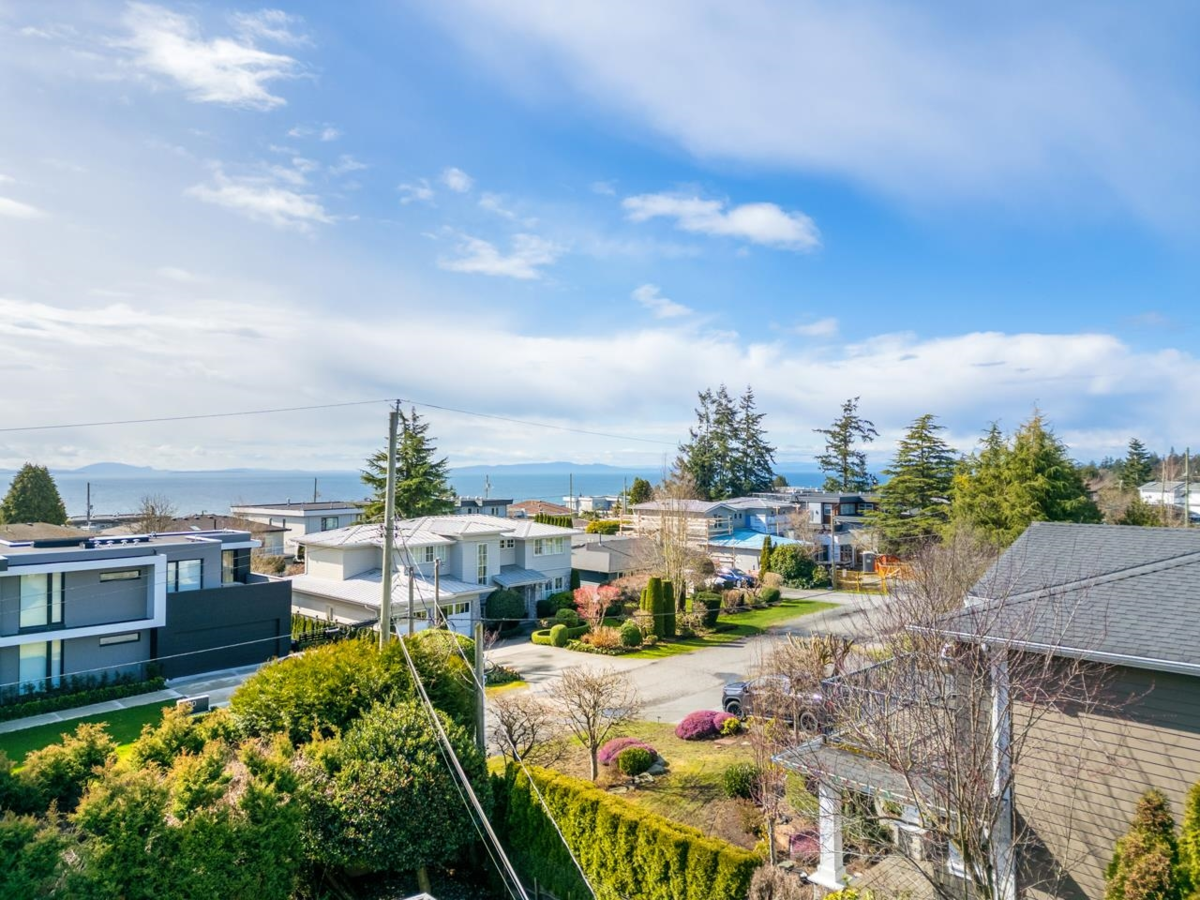 Backyard Photo of 1501 High Street, White Rock, BC