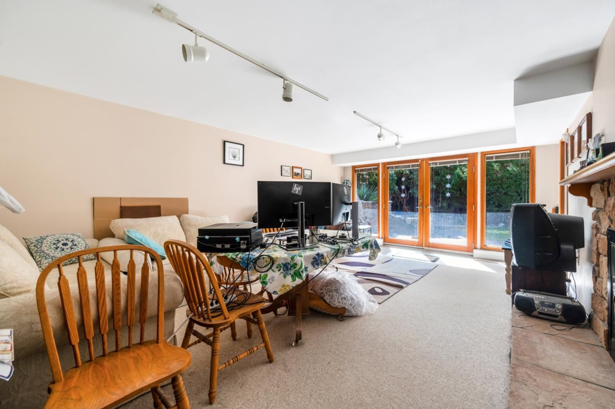 Basement Recreation Room Photo of 1501 High Street, White Rock, BC
