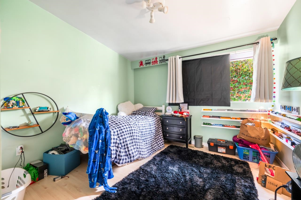 Bedroom 4 Photo of 1501 High Street, White Rock, BC