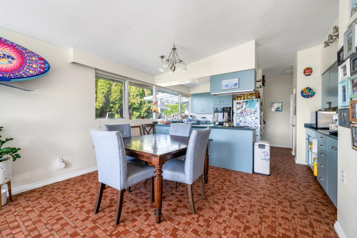 Breakfast Nook Photo of 1501 High Street, White Rock, BC