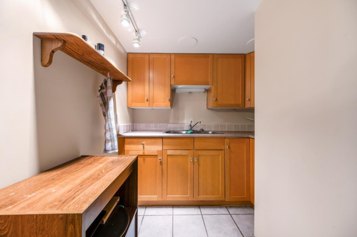 Laundry Room Photo of 1501 High Street, White Rock, BC