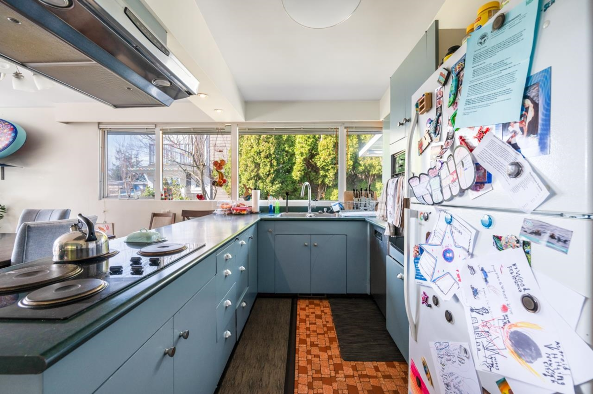 Pantry Photo of 1501 High Street, White Rock, BC