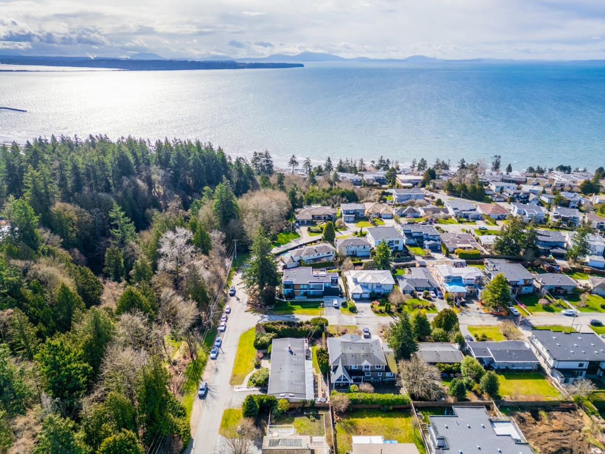 Swimming Pool Photo of 1501 High Street, White Rock, BC