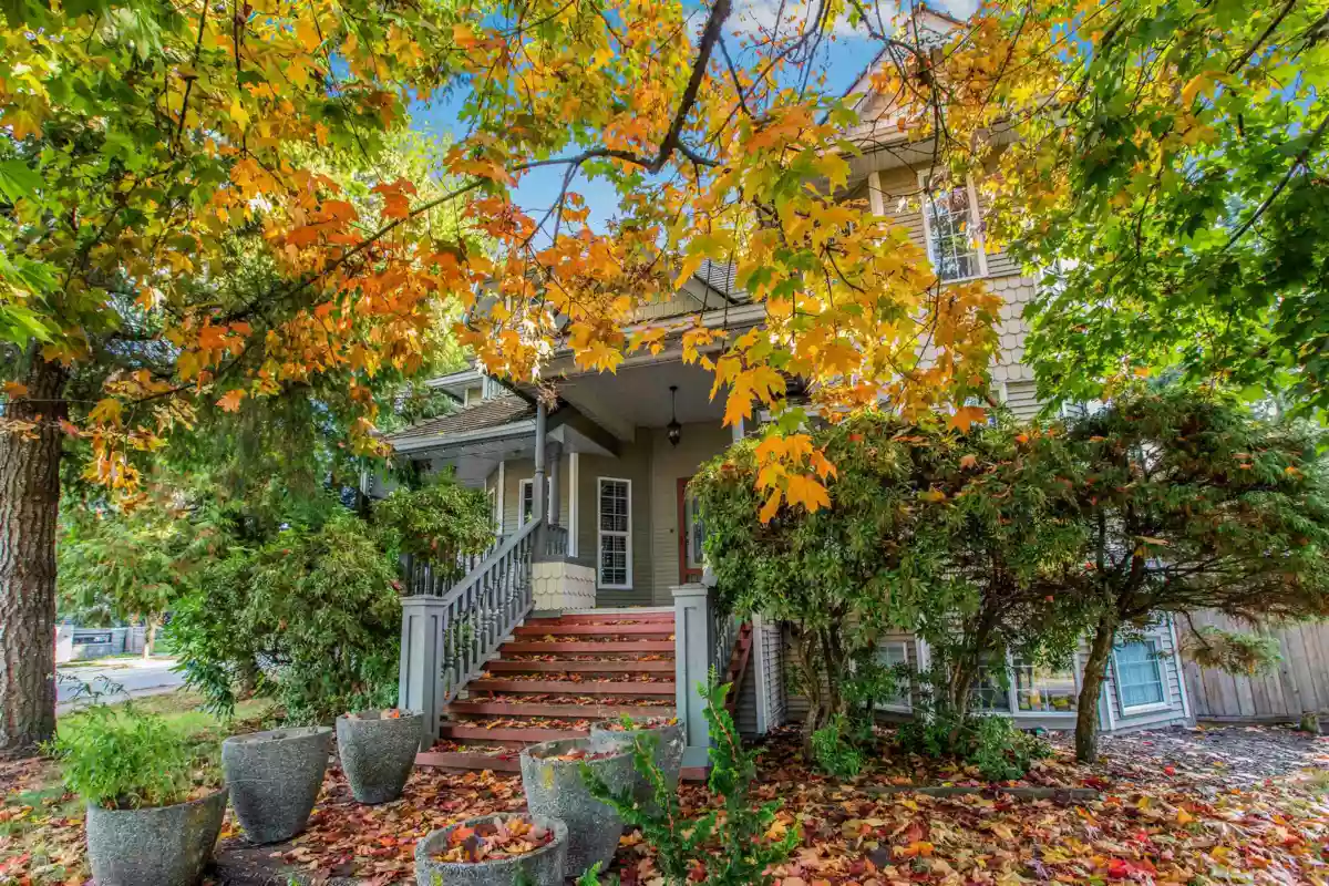 Garden / Landscaping Photo of 13596 60 Avenue, Surrey, BC