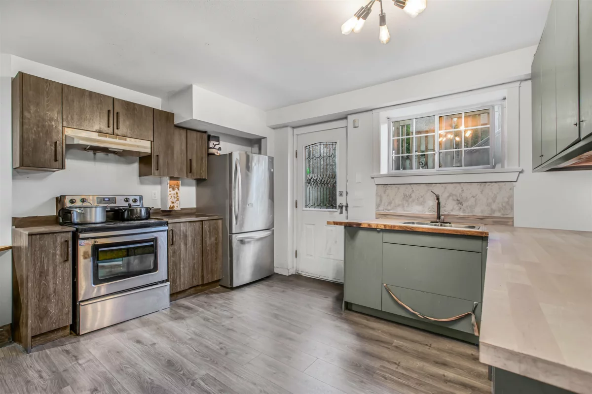 Hallway Photo of 13596 60 Avenue, Surrey, BC