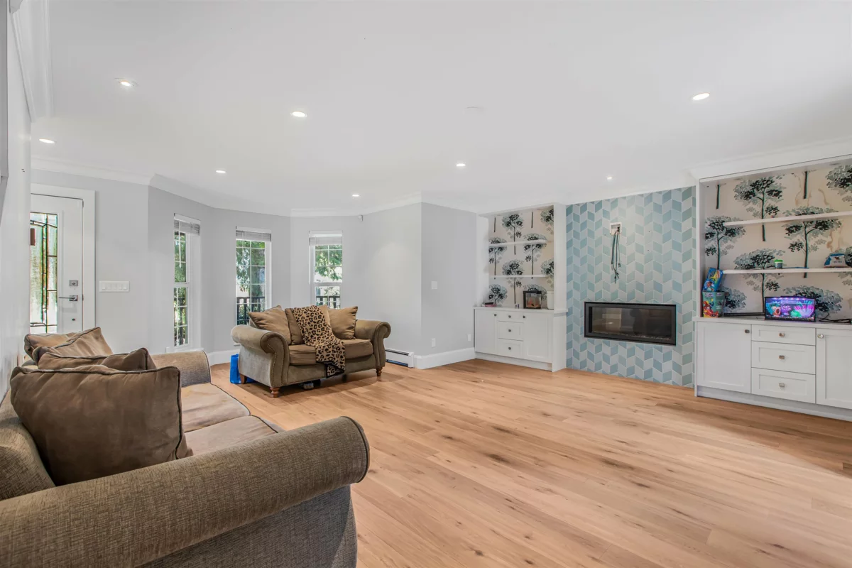 Kitchen Island Photo of 13596 60 Avenue, Surrey, BC