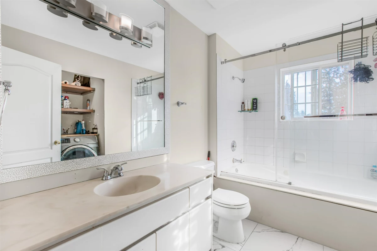 Laundry Room Photo of 13596 60 Avenue, Surrey, BC