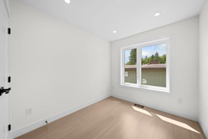 Hallway Photo of 1 314 Nelson Street, Coquitlam, BC