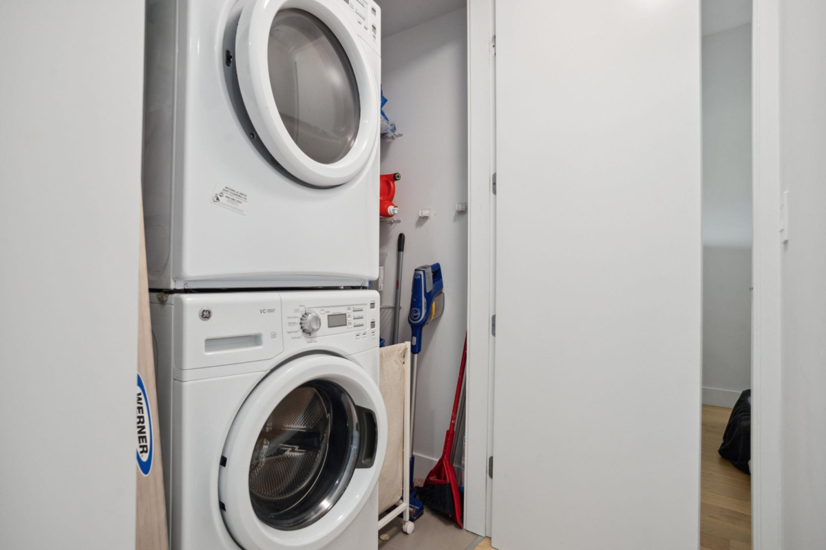 Basement Recreation Room Photo of 302 220 Salter Street, New Westminster, BC