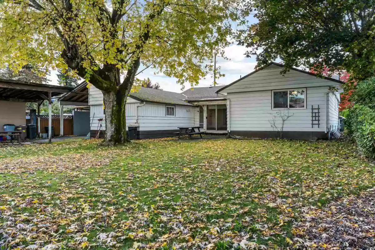 Garage Interior Photo of 9170 Holly Street, Chilliwack, BC