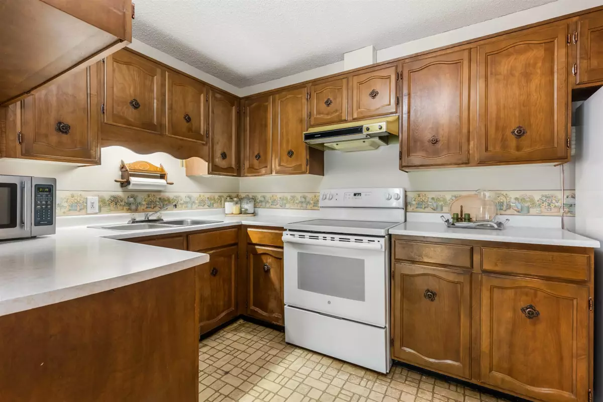 Living Room Photo of 9170 Holly Street, Chilliwack, BC