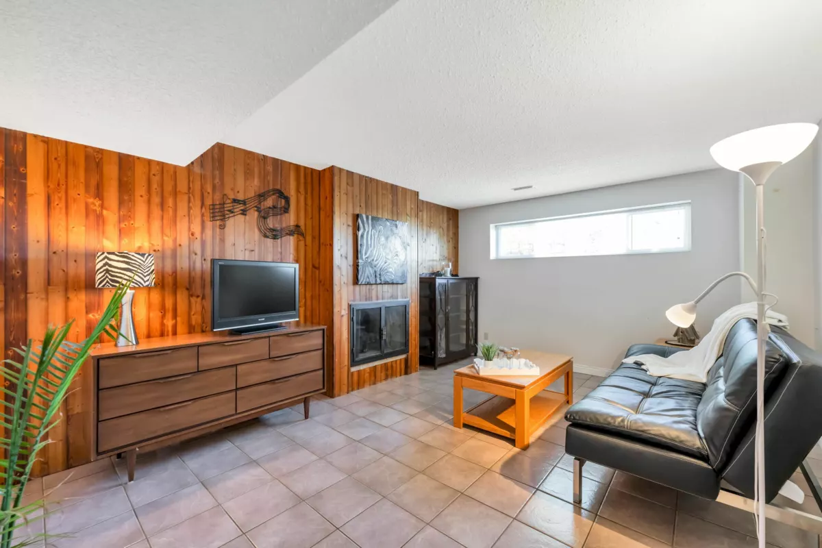 Entry Foyer Photo of 10601 Hermosa Drive, Delta, BC