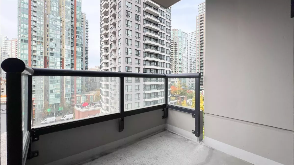 Guest Bathroom Photo of 1002 977 Mainland Street, Vancouver, BC