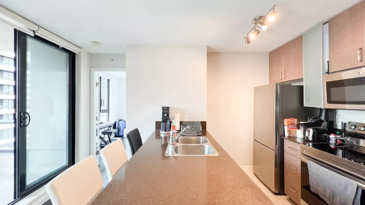 Primary Bedroom Photo of 1002 977 Mainland Street, Vancouver, BC