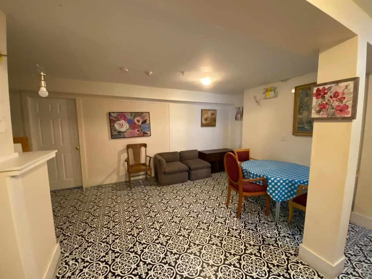 Breakfast Nook Photo of 387 W 13th Avenue, Vancouver, BC