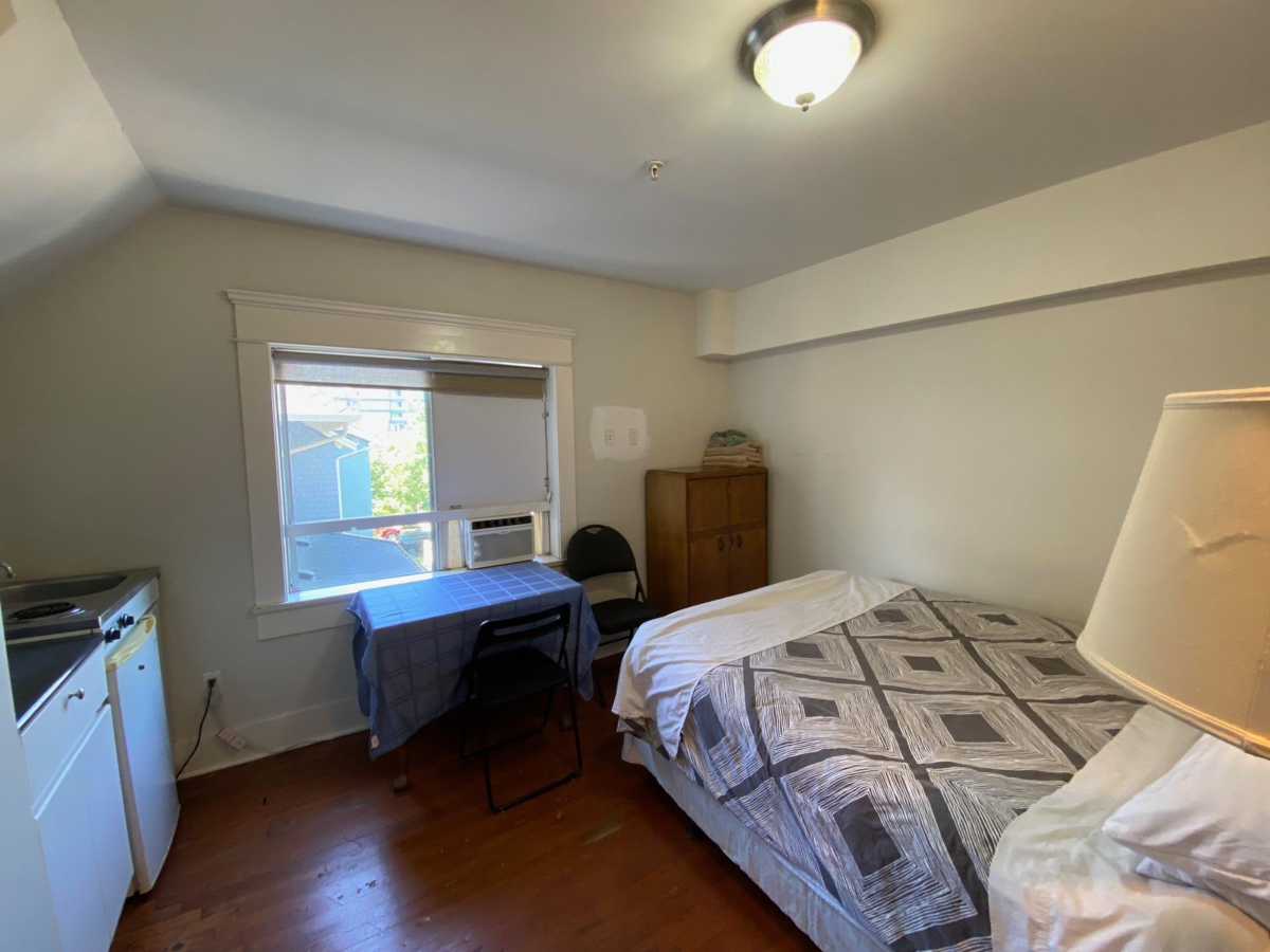 Guest Bathroom Photo of 387 W 13th Avenue, Vancouver, BC