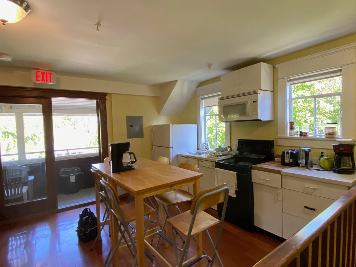Laundry Room Photo of 387 W 13th Avenue, Vancouver, BC
