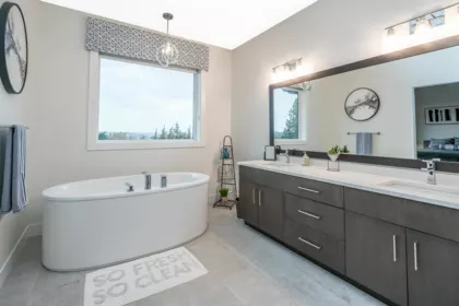 Guest Bathroom Photo of 40 4295 Old Clayburn Road, Abbotsford, BC