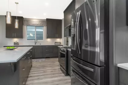 Kitchen Island Photo of 40 4295 Old Clayburn Road, Abbotsford, BC
