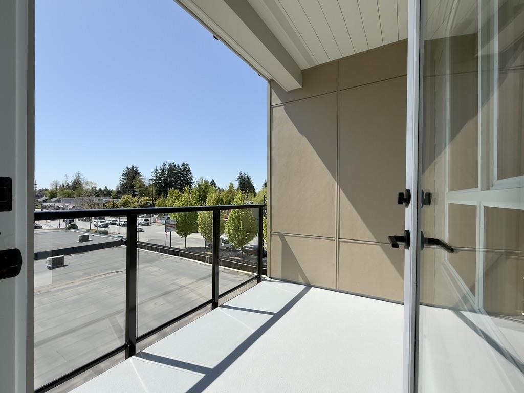 Entry Foyer Photo of 314 27218 Aldergrove Town Centre Drive, Langley, BC