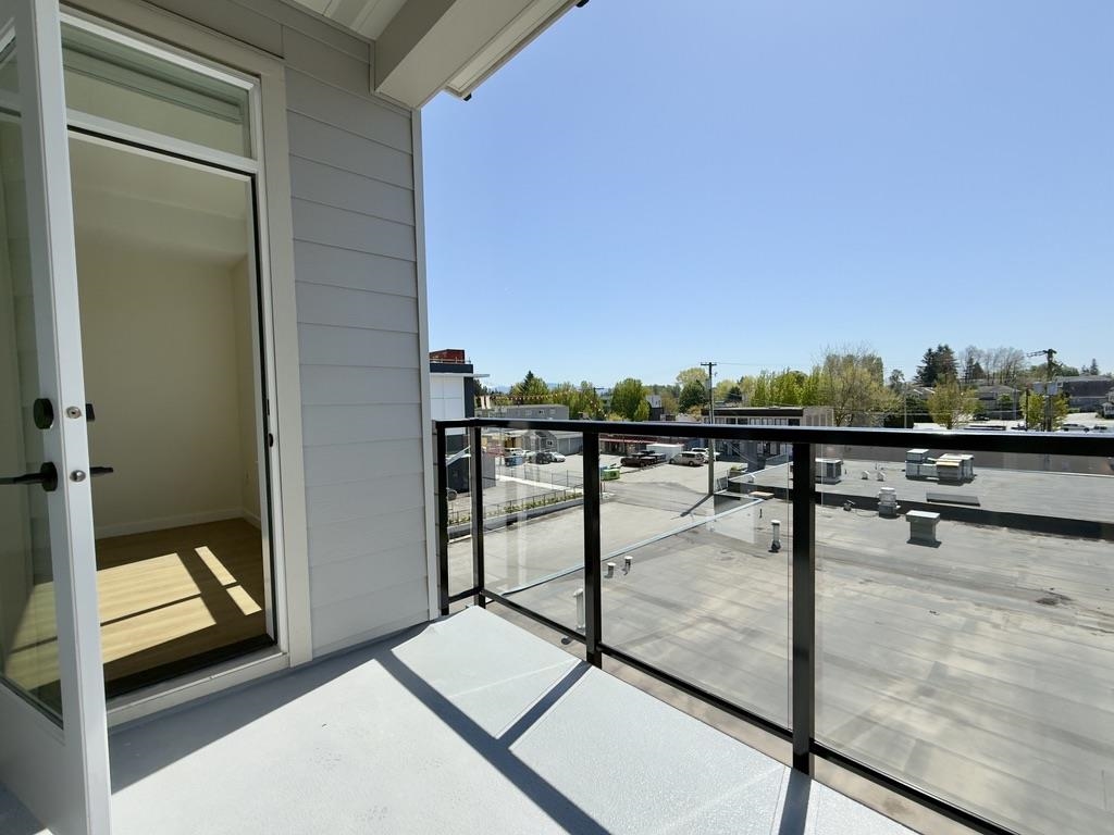 Mudroom Photo of 314 27218 Aldergrove Town Centre Drive, Langley, BC