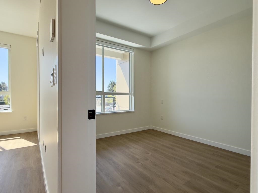 Walk-In Closet Photo of 314 27218 Aldergrove Town Centre Drive, Langley, BC