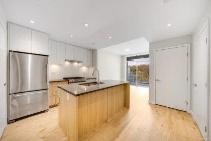 1606 3430 E Kent Avenue, Vancouver, BC, Vancouver — Apartment/Condo for sale