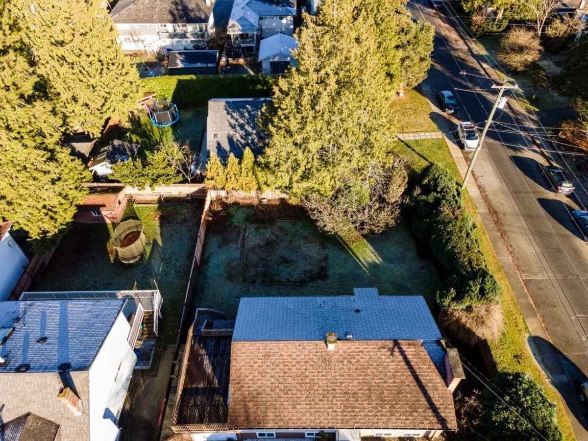 Dining Area Photo of 780 E 16th Street, North Vancouver, BC