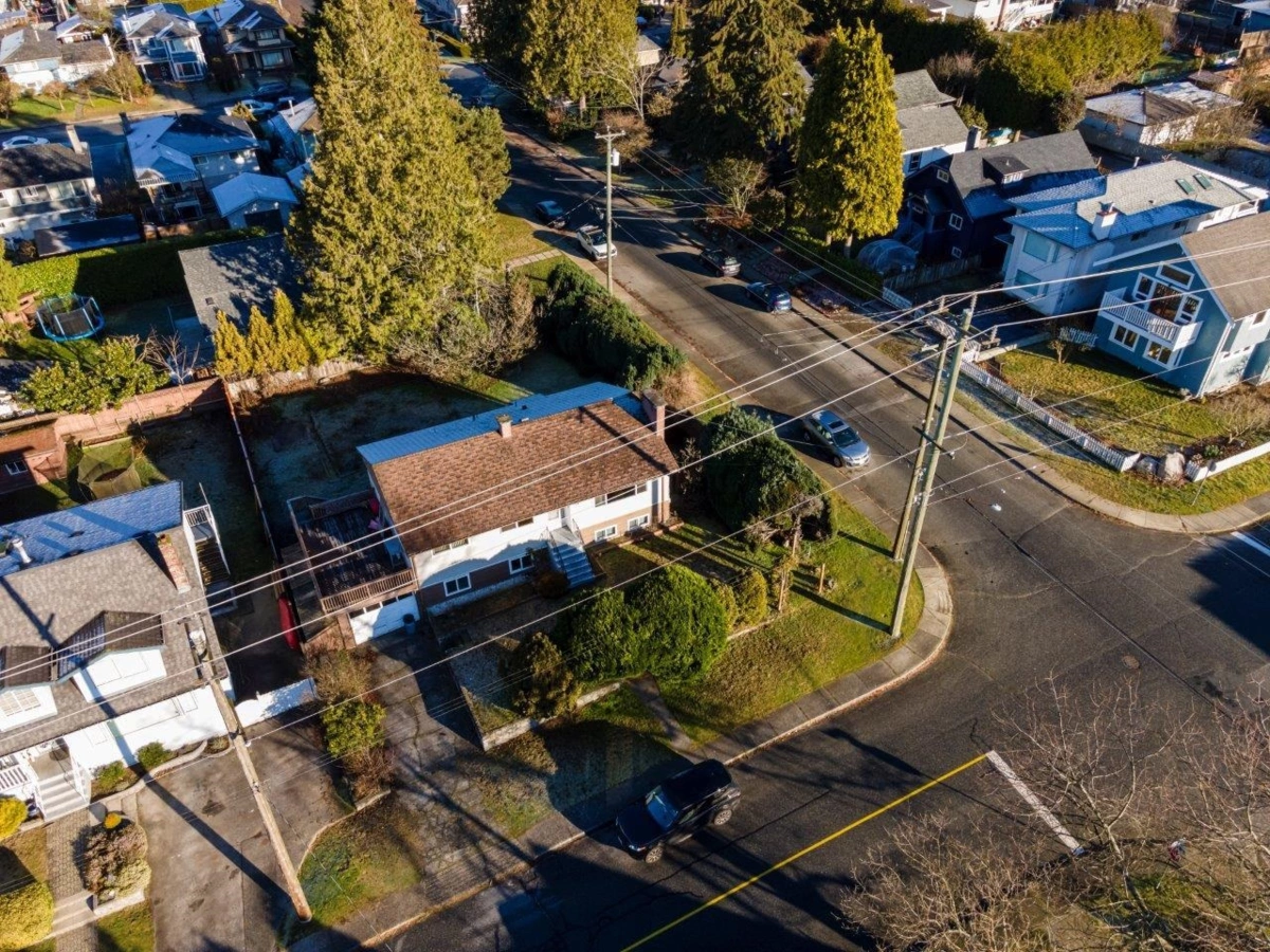 Kitchen Photo of 780 E 16th Street, North Vancouver, BC