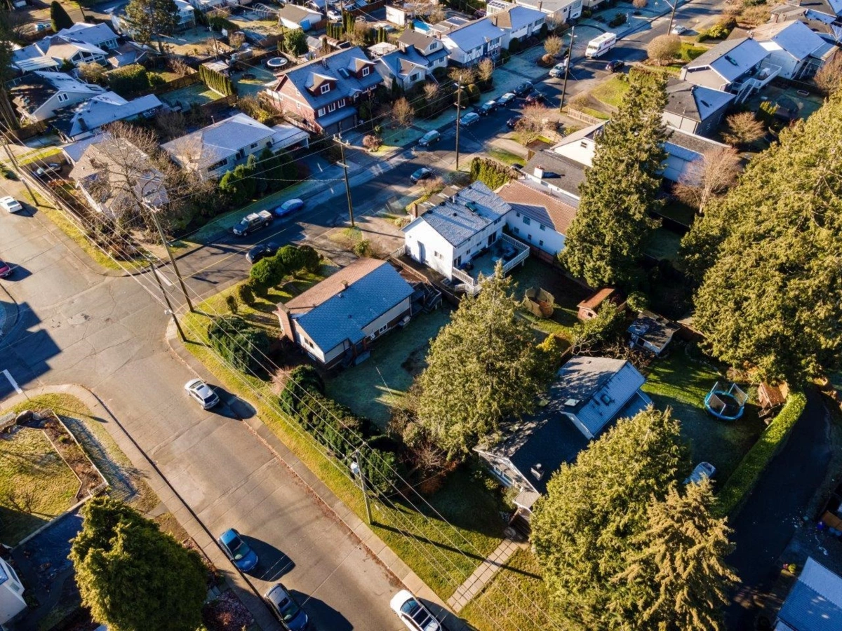 Living Room Photo of 780 E 16th Street, North Vancouver, BC