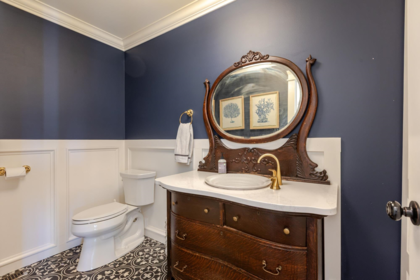 Guest Bathroom Photo of 23201 88 Avenue, Langley, BC