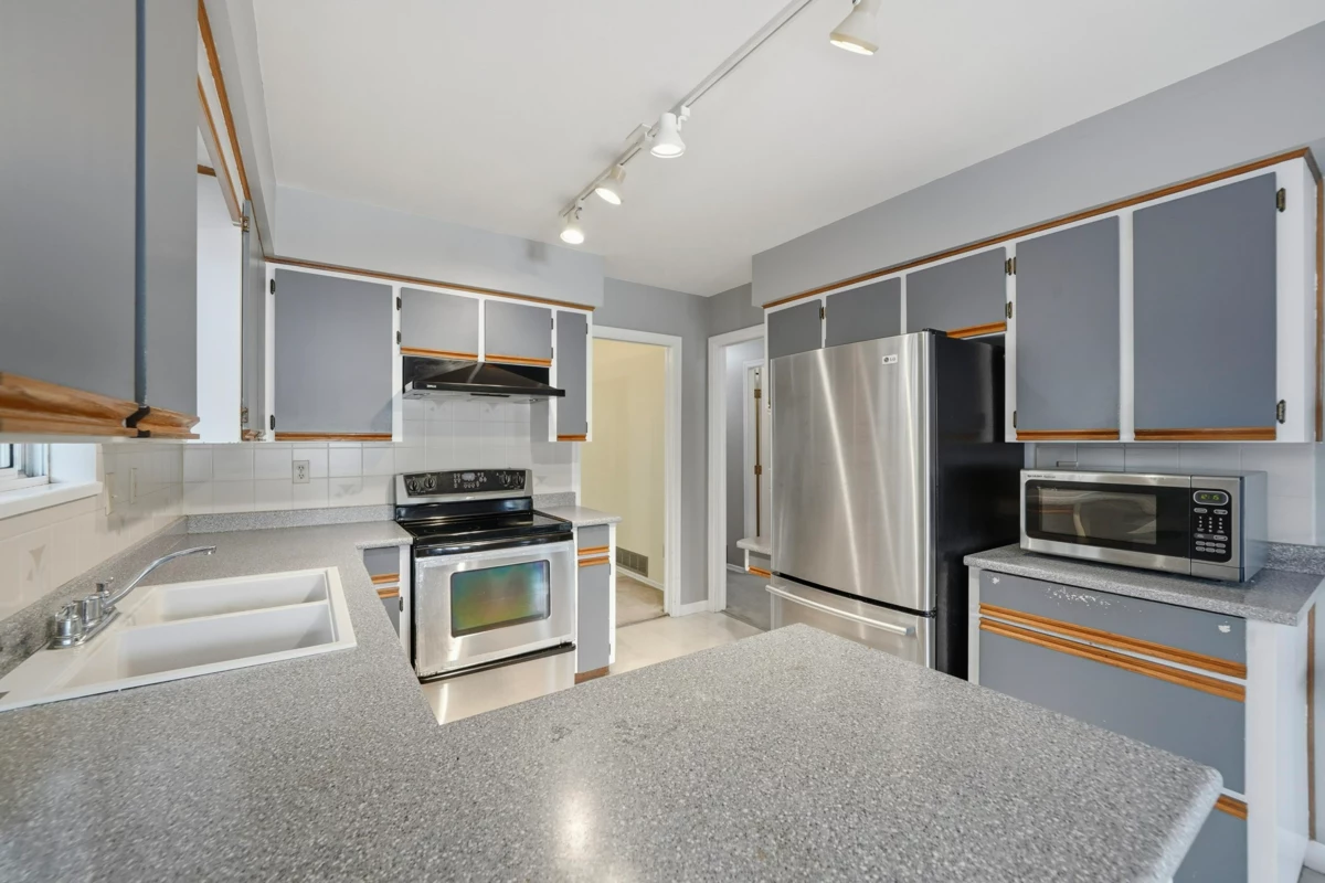 Kitchen Island Photo of 2915 Charles Street, Vancouver, BC