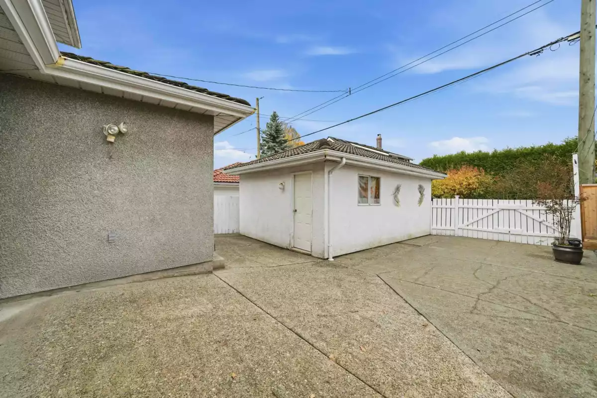 Outdoor Deck Photo of 2915 Charles Street, Vancouver, BC