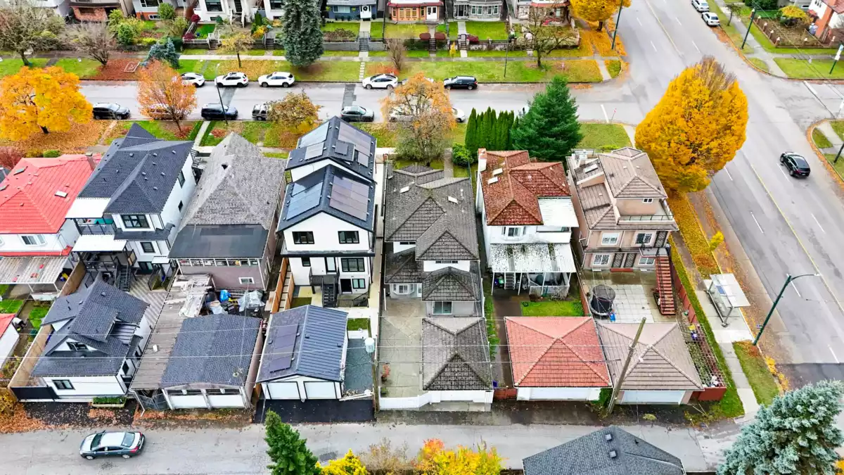 Outdoor Kitchen Photo of 2915 Charles Street, Vancouver, BC