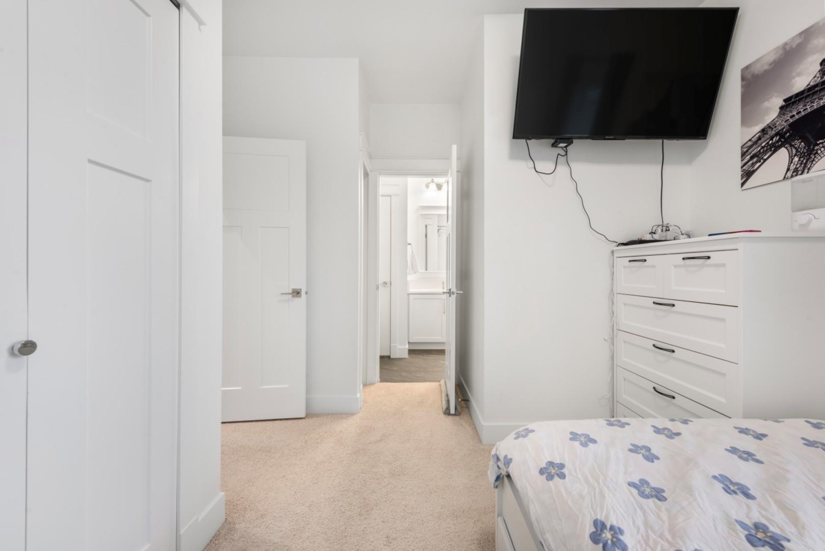 Entry Foyer Photo of 5702 Williams Road, Richmond, BC