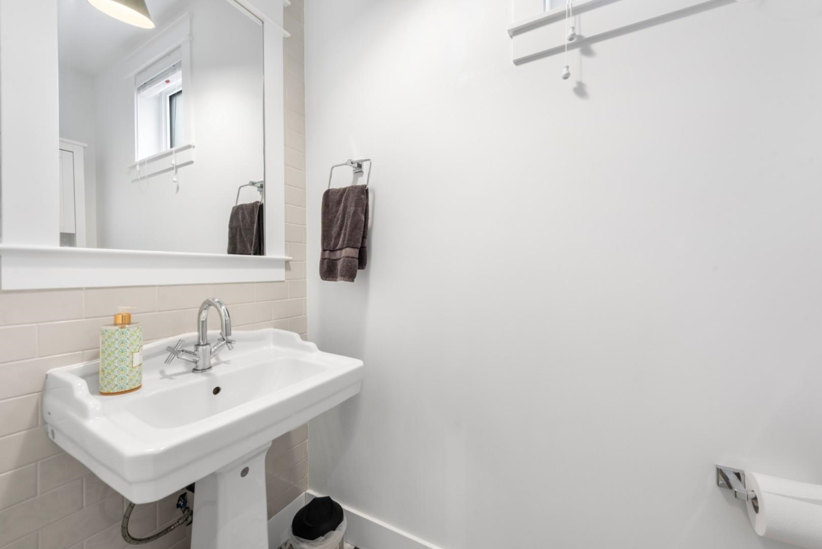 Garden / Landscaping Photo of 5702 Williams Road, Richmond, BC