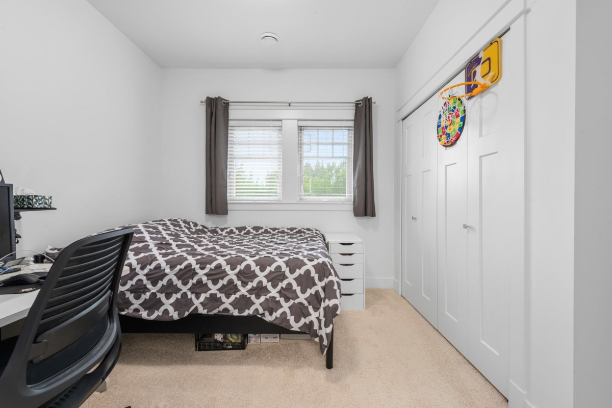 Powder Room Photo of 5702 Williams Road, Richmond, BC