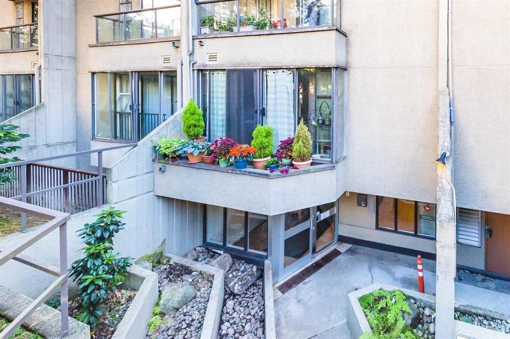 Office / Den Photo of 312 1040 Pacific Street, Vancouver, BC