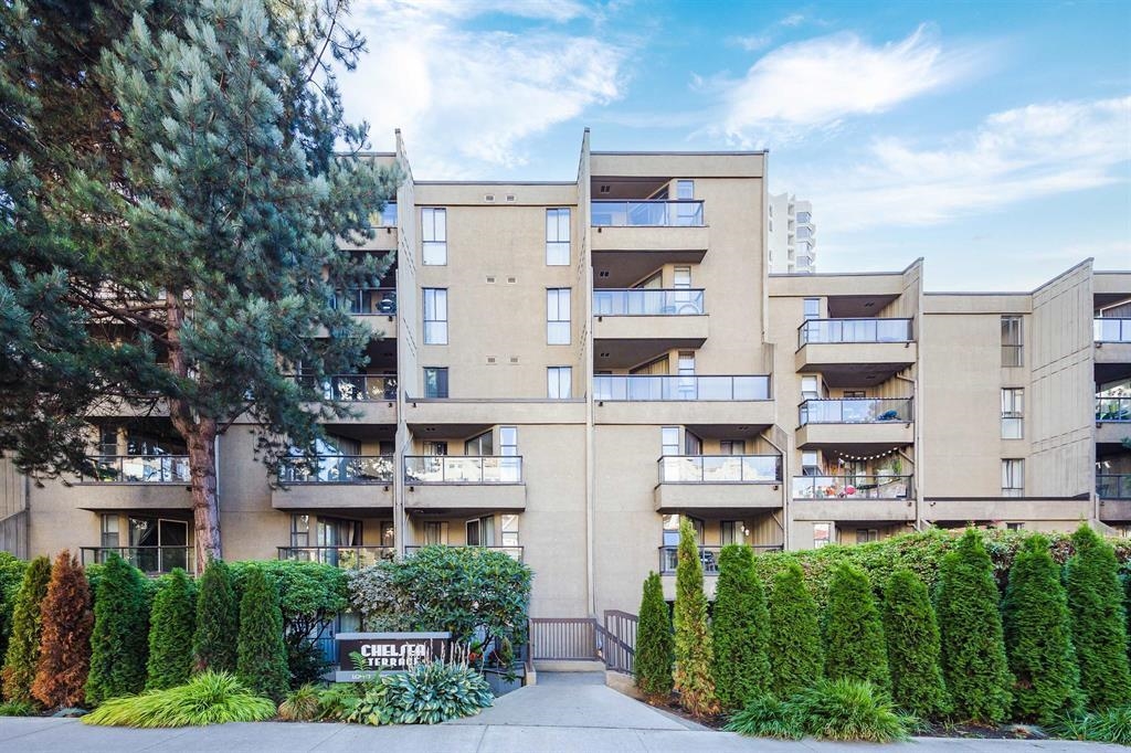 Powder Room Photo of 312 1040 Pacific Street, Vancouver, BC