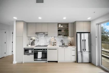 501 422 E 3rd Street, North Vancouver, BC