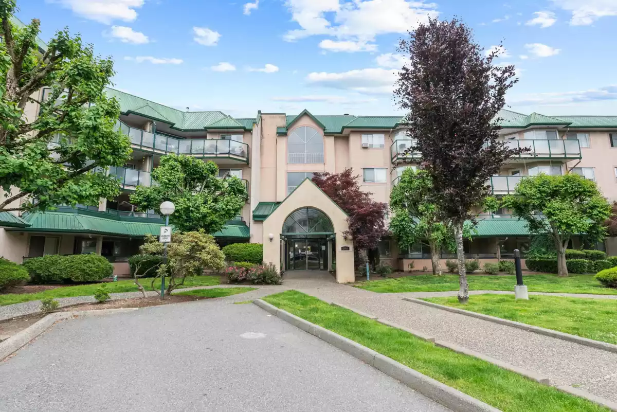 Hallway Photo of 105 2964 Trethewey Street, Abbotsford, BC