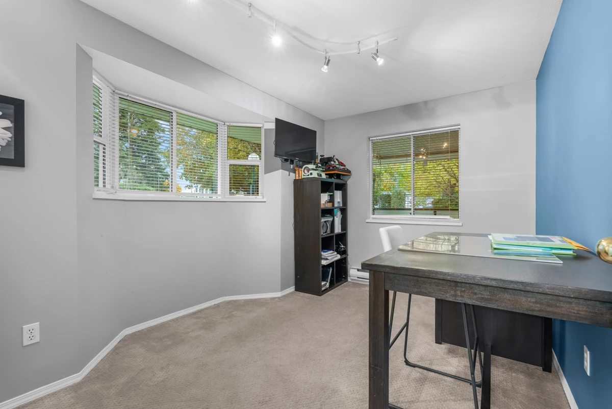 Office / Den Photo of 105 2964 Trethewey Street, Abbotsford, BC