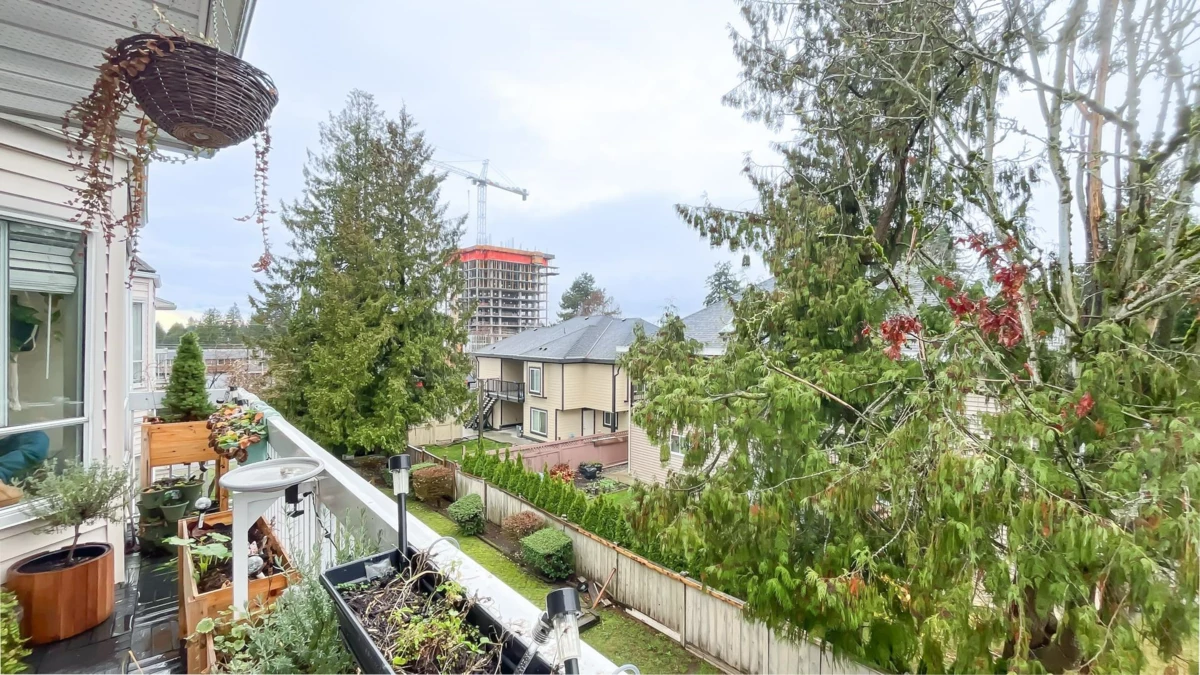 Hallway Photo of 305 9299 121 Street, Surrey, BC