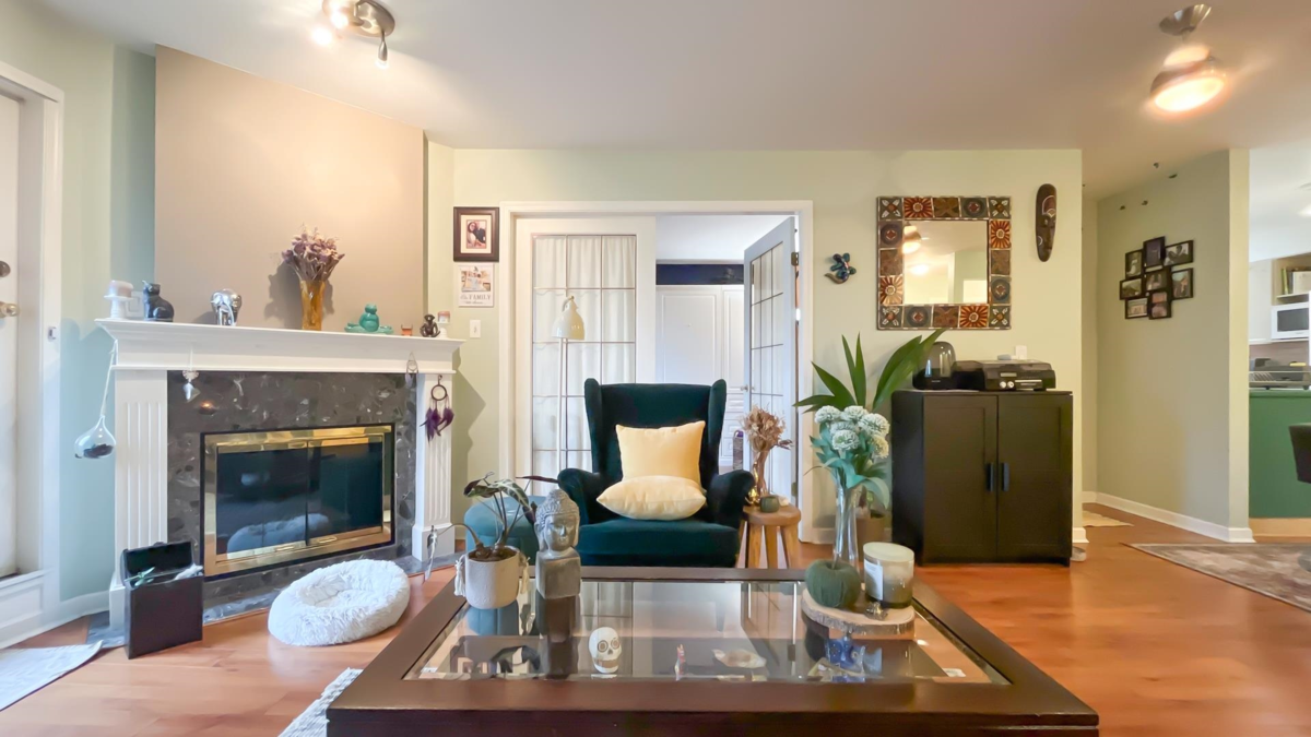 Kitchen Island Photo of 305 9299 121 Street, Surrey, BC