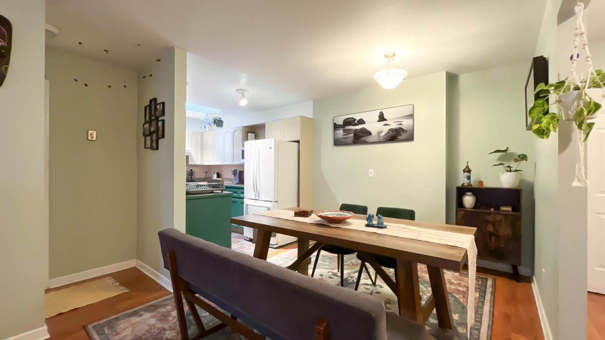 Walk-In Closet Photo of 305 9299 121 Street, Surrey, BC