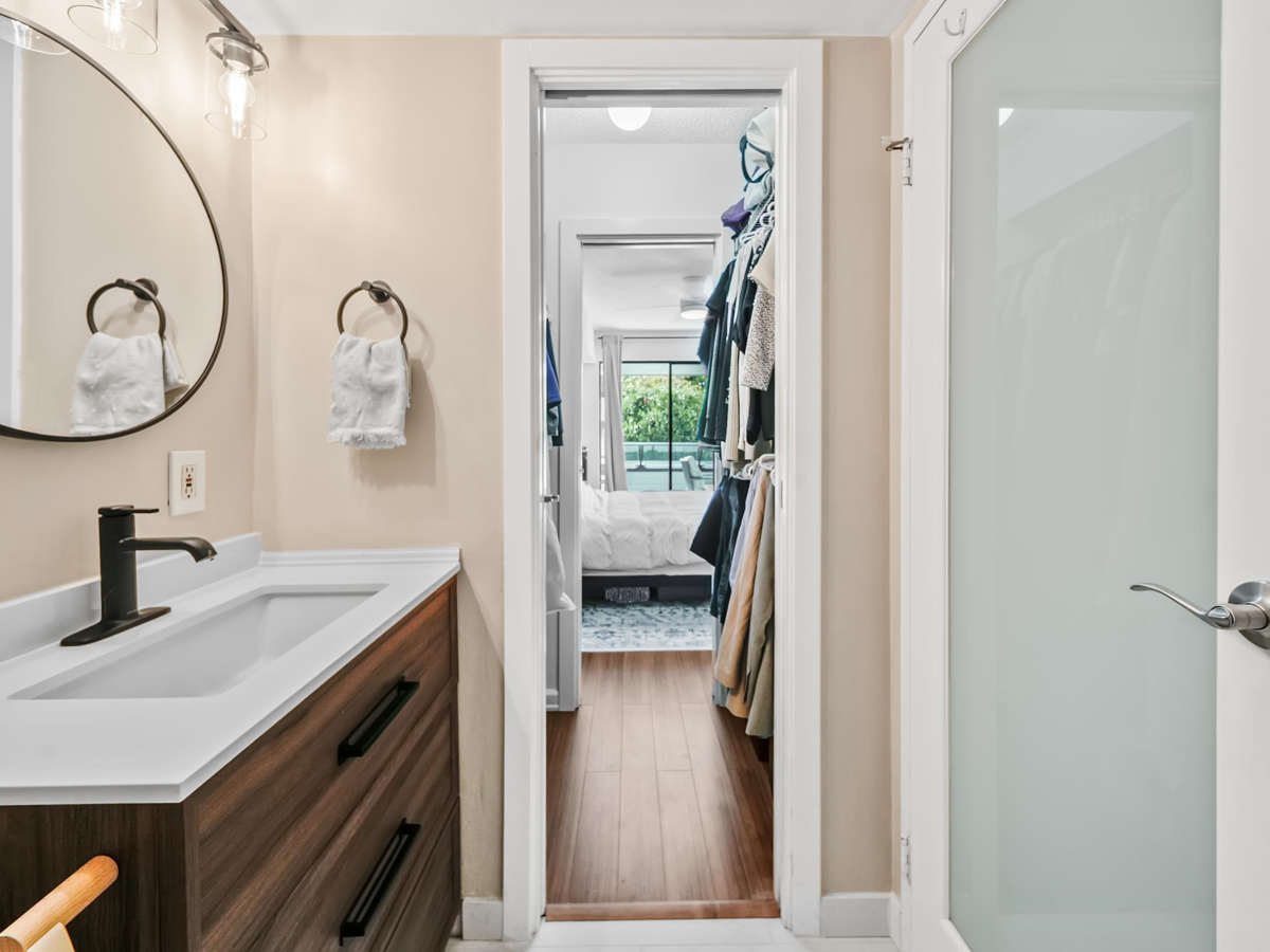 Basement Recreation Room Photo of 111 1341 George Street, White Rock, BC