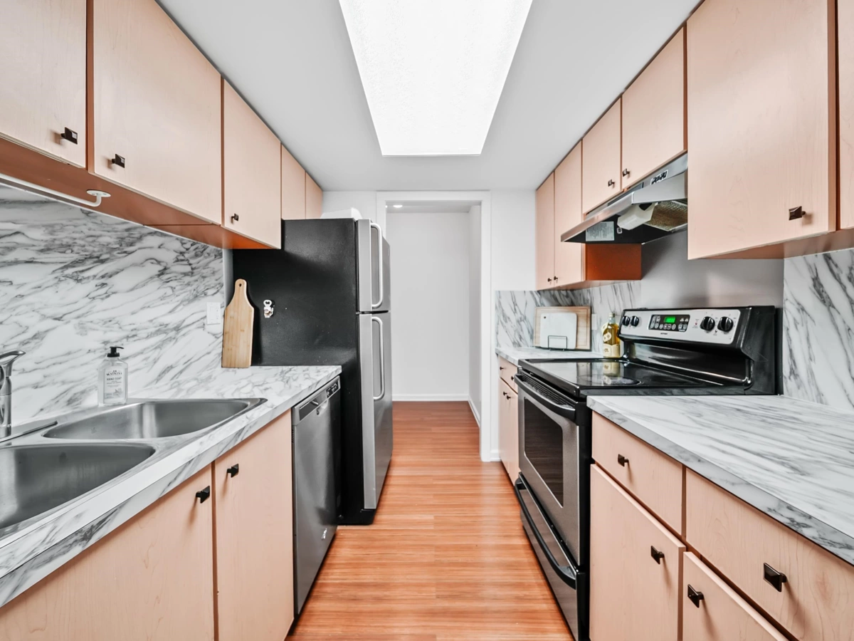 Breakfast Nook Photo of 111 1341 George Street, White Rock, BC